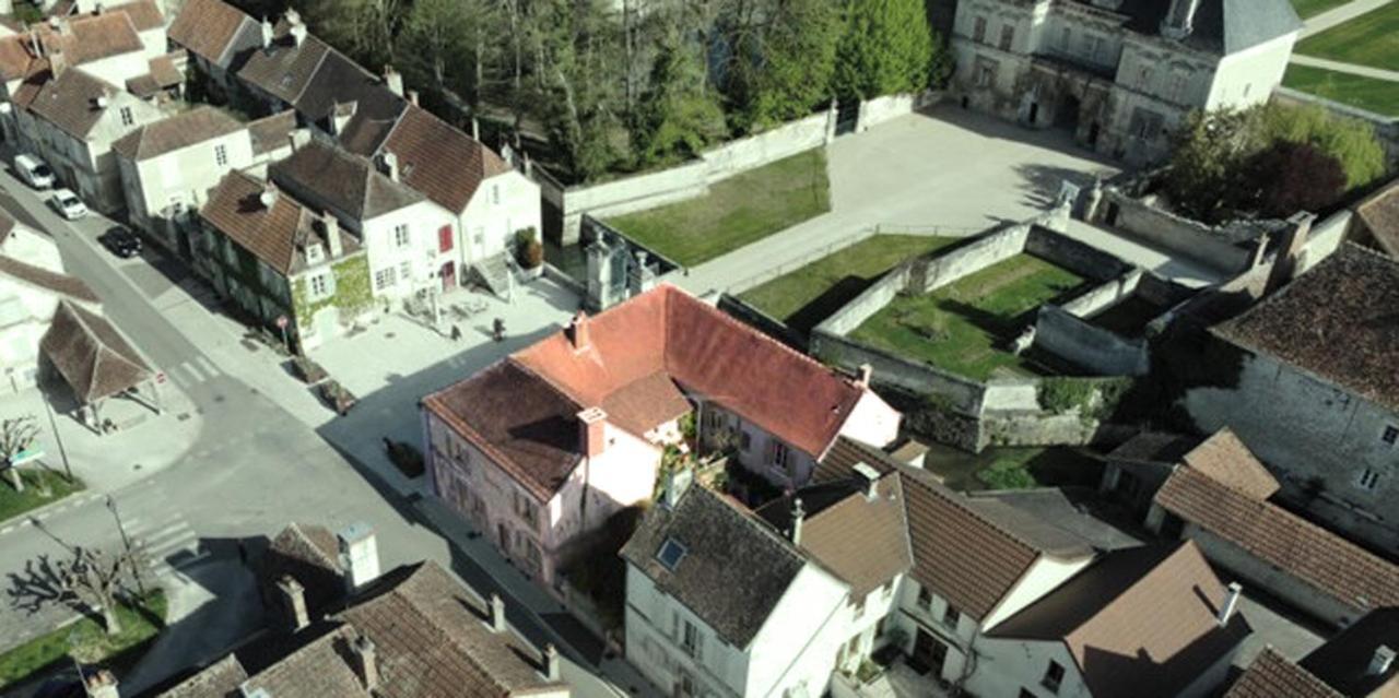 Bed and Breakfast La Virgule De Tanlay Exterior foto